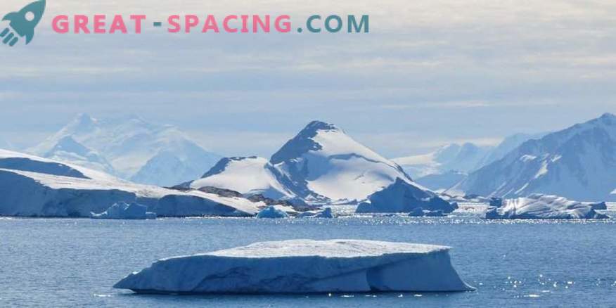 Lost continents are hidden under Antarctica