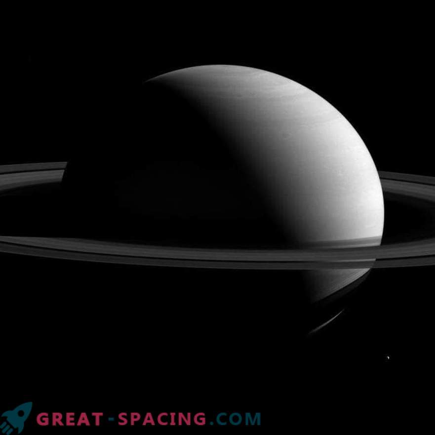 Scientists debunk the myth: Saturn cannot swim in water
