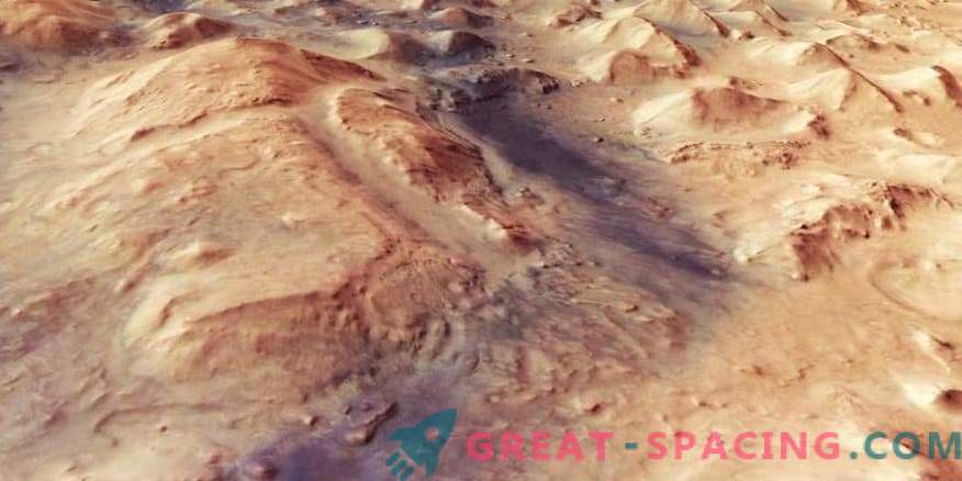 Water, wind and ice participated in the formation of the Martian surface
