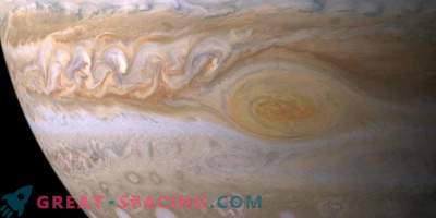 Jupiter's red spot becomes higher
