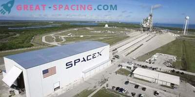 SpaceX delayed first flight
