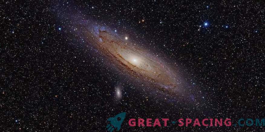 Study of stellar populations in the center of the Andromeda Galaxy