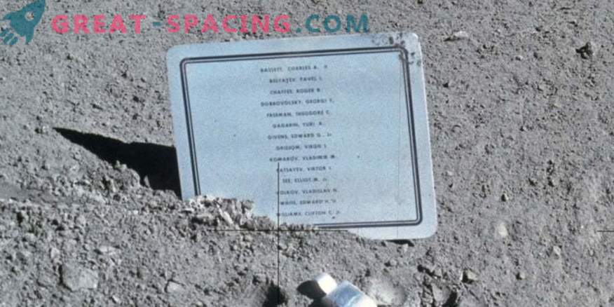 Why did they leave a sign on the moon with the names of the dead astronauts