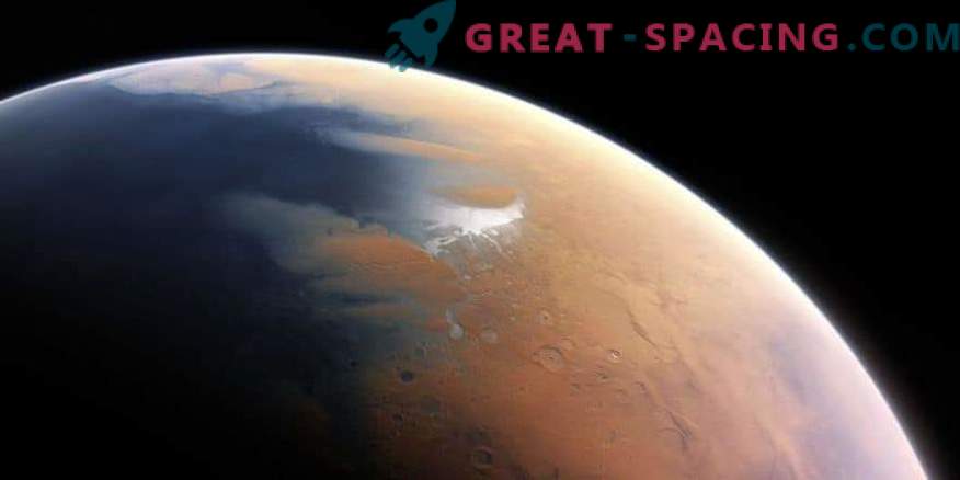 A liquid lake hides under the ice crust of Mars