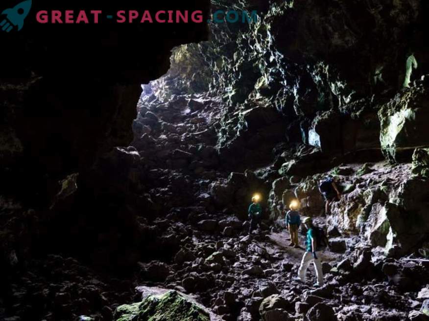 Martian colonists will be able to live in lava tubes below the surface