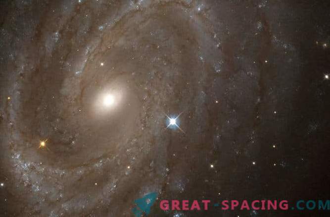 Hubble observes dramatic metamorphosis of galaxies
