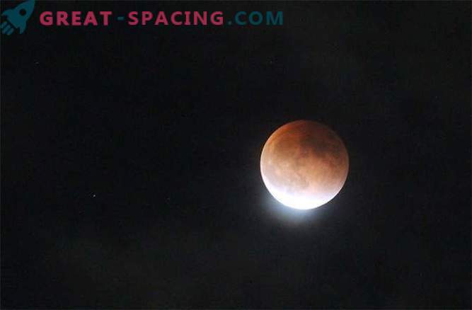 The stunning Blood Moon hit the world: photo