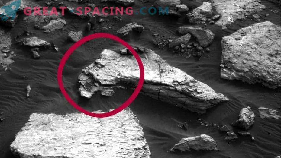 7 strange objects on Mars!