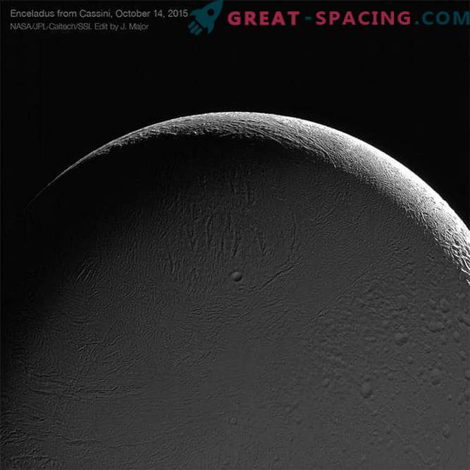 Cassini probes Enceladus, stunning photographs