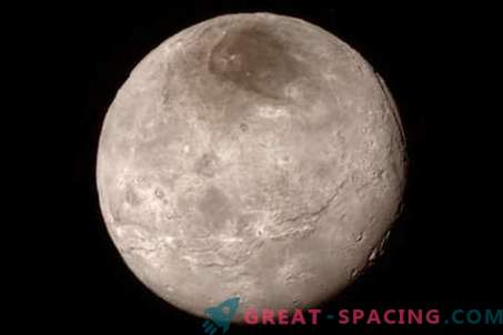 New Horizons: Pluto has icy mountains, Charon is active