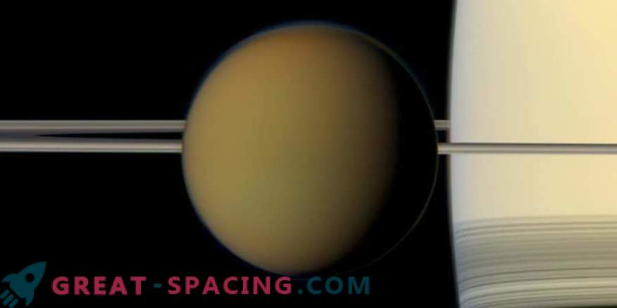 Titan's magnificence in the infrared review