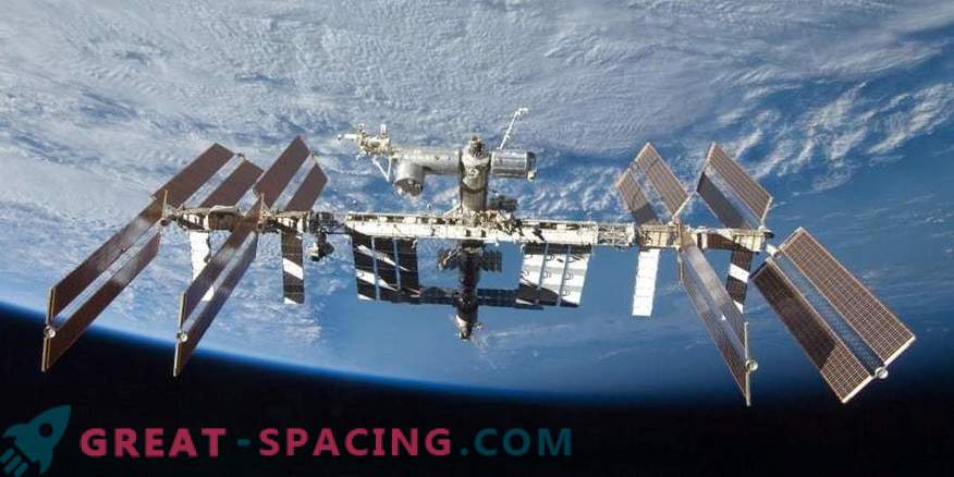 Extend the life of the space station: how long the ISS will receive astronauts