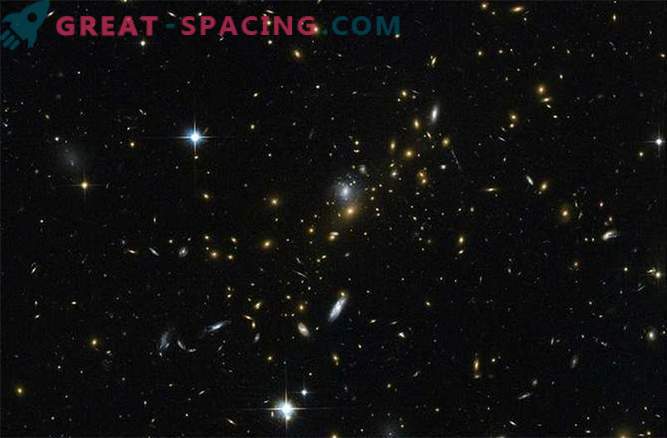The massive galactic cluster gave Hubble a super approximation