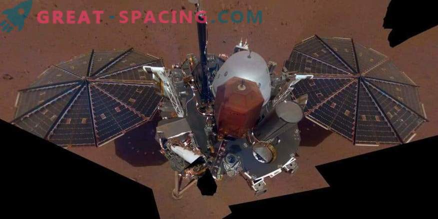 First Self from InSight Martian Landing Ground