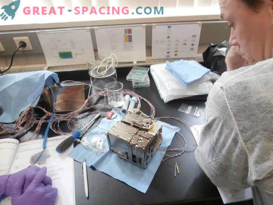 Experiment on oxygen processing on the ISS