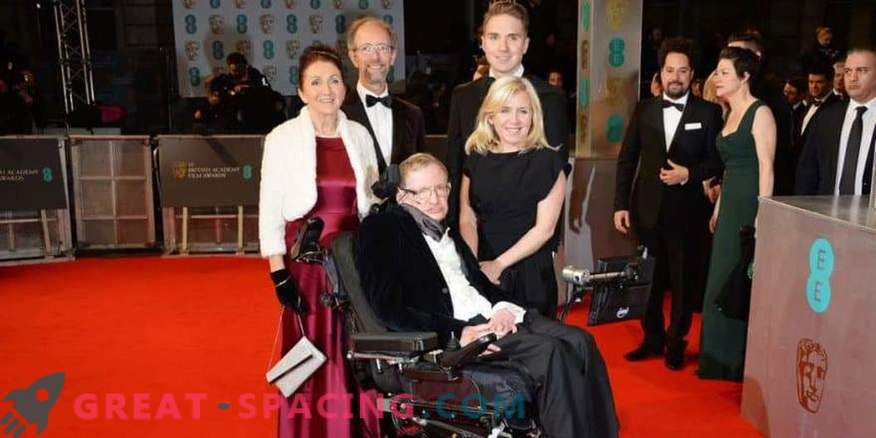 Stephen Hawking's first wife protests against inaccuracies in the biopic