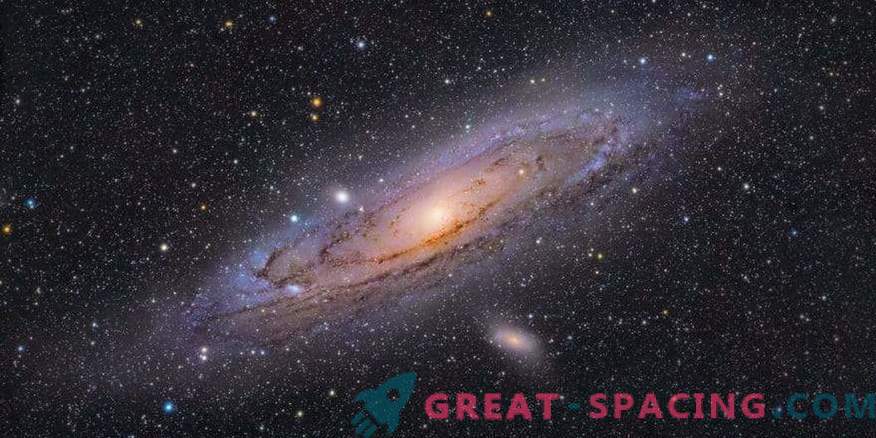 Andromeda Galaxy Flickers in a Colorful Sea of ​​Stars