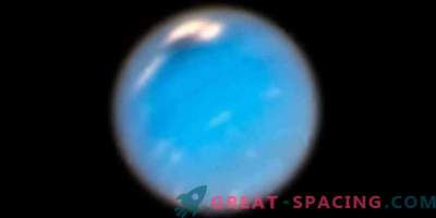 The rapid growth of the storm on Neptune