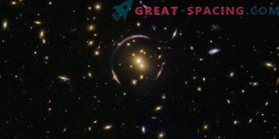 Found the second cross of Einstein. What is special about the gravitational lens