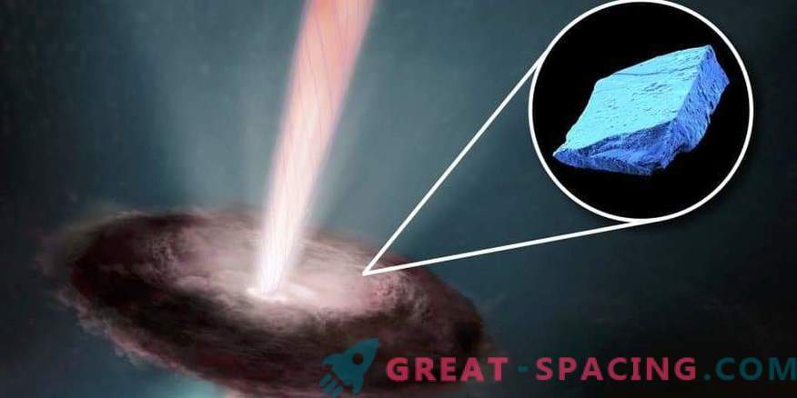 Blue crystals in meteorites reveal the solar past