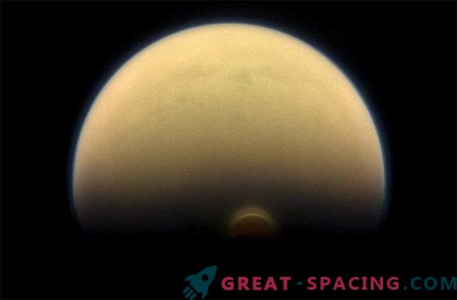 A giant ice cloud was discovered on Titan
