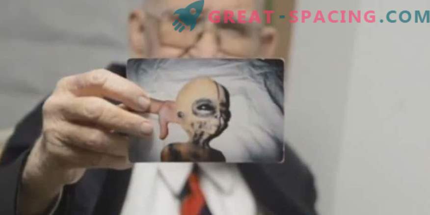 Бойд Бушман уверява, че това са снимки на извънземно същество
