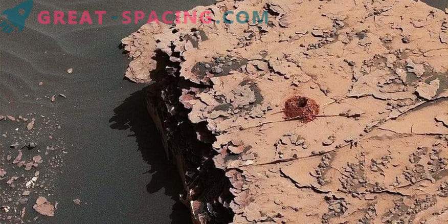 Curiosity produces Martian samples.