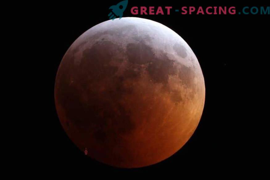 The meteorite crashed into the bloody moon