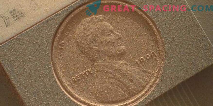 The coin cleared by the Martian wind supports hope for the revival of the rover