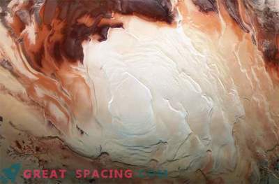 Space cappuccino: delicious curls at the south pole of Mars