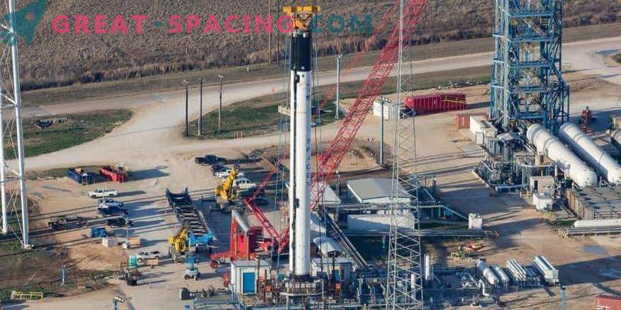 SpaceX again delays the historical launch of satellites