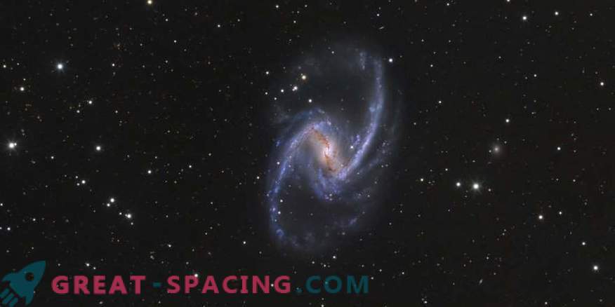 Star birth and gas flow in the galaxy NGC 1365