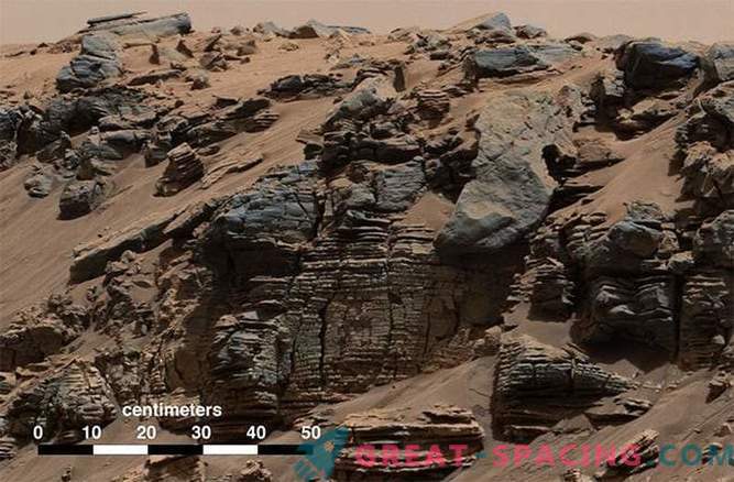 Studies of the ancient waters of Mars by the Curiosity rover: photo