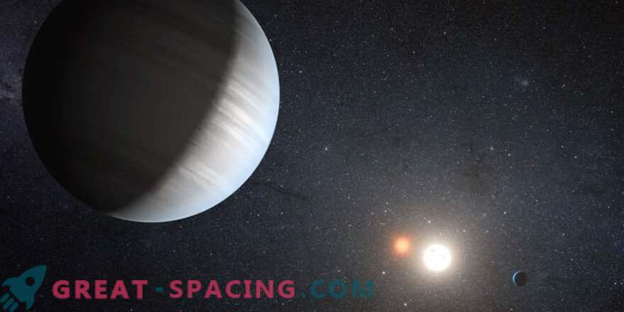17-year-old teenager found a gas giant with two suns