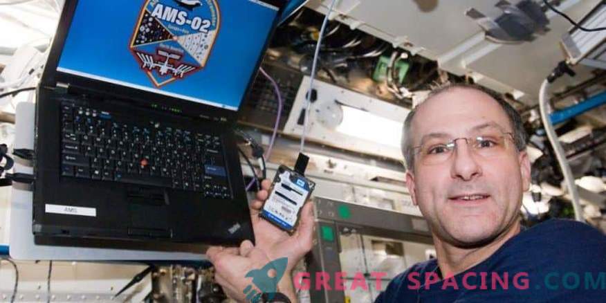 Space will burn your phone! How can space tourists protect personal data?