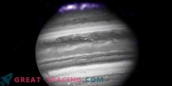 “Juno” in the month from Jupiter: photo