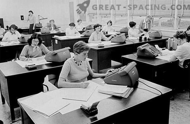 How did “rocket girls” push NASA into space