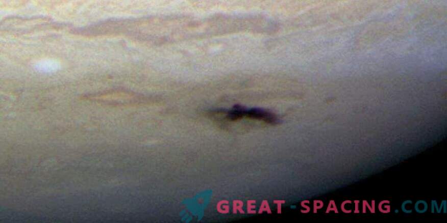 What the collision of a comet and Jupiter looked like. Video