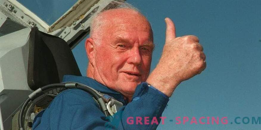 American hero and astronaut John Glenn dies.