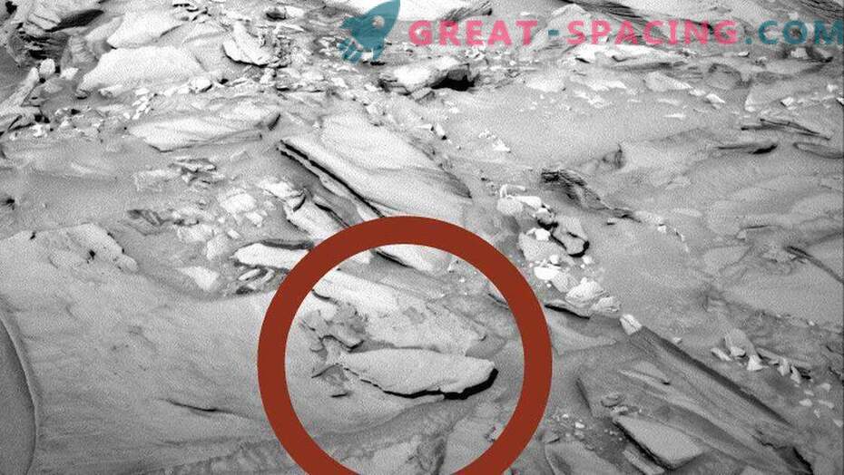 10 strange objects on Mars! Part 1