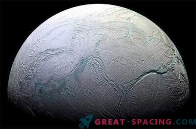 The Cassini interplanetary probe completes the mission to investigate the satellite Saturn Enceladus